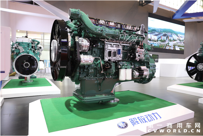 550馬力奧威CA6DM3發(fā)動(dòng)機.png
